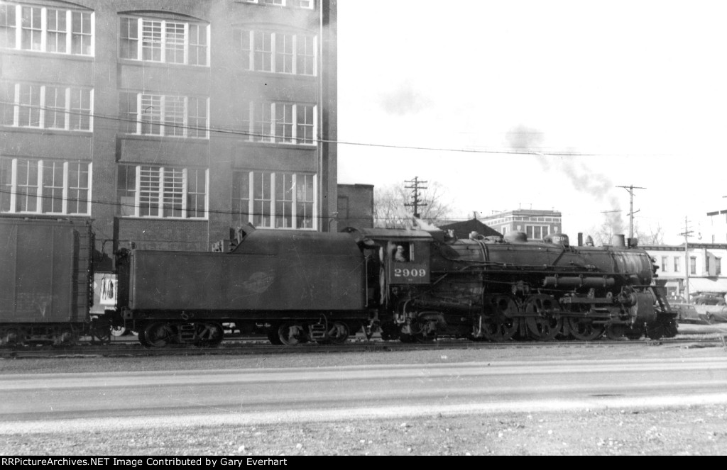 CNW 4-6-2 #2909 - Chicago & North Western